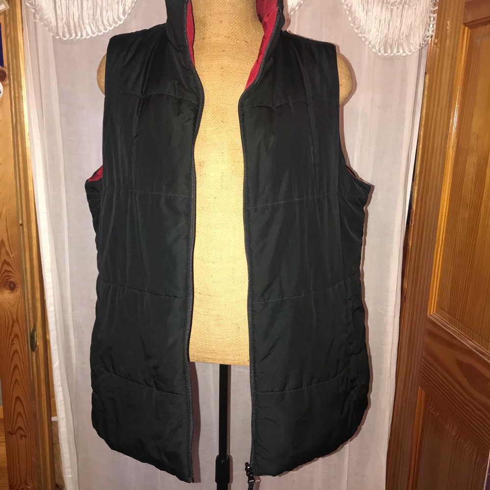 Black and red reversible vest